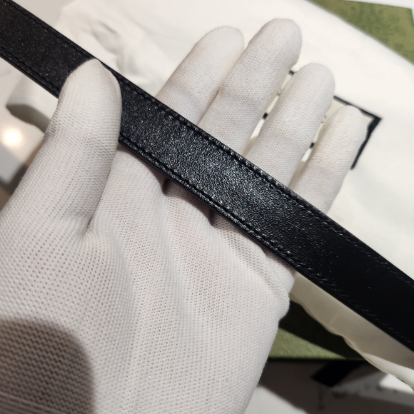 Gucci Leather Belt with Double G Buckle - Picture 5 of 11